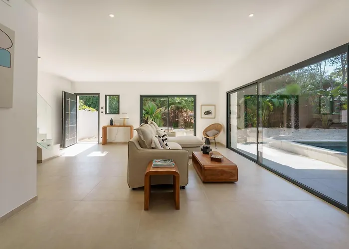 443 - Heated Pool Near The