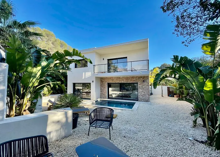 443 - Heated Pool Near The *